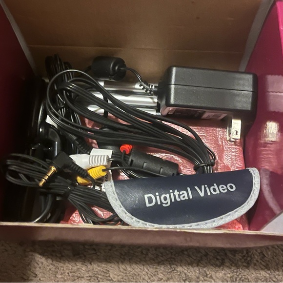 7 In One Multi Functional Digital Video Camcorder - Picture 3 of 5